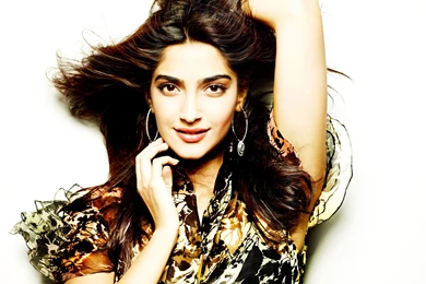 Actress Sonam Kapoor Wallpapers