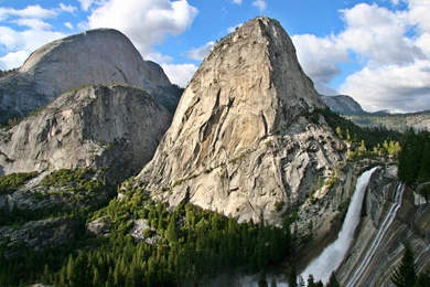 Yosemitehikes.com nevada fall 1900x1200.jpg