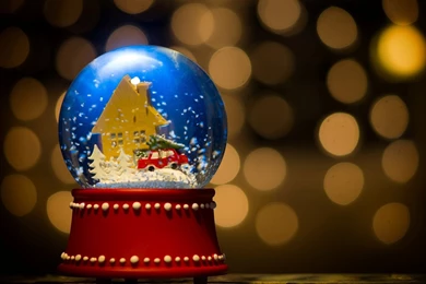 Christmas Snow Globe Wallpapers.jpg