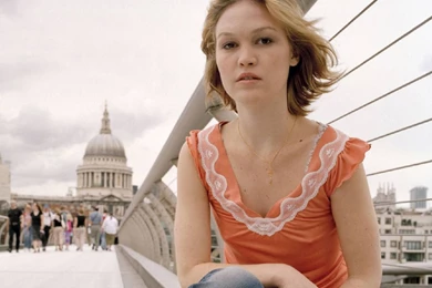 Julia Stiles   Julia Stiles Wallpapers (199805)   Fanpop