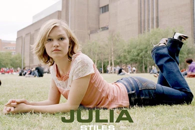 Julia Stiles Wallpapers