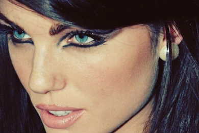 Download Women Close Up Wallpapers 1680x1050