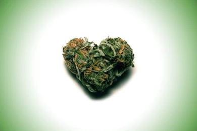 Love Weed Wallpaper Nug Heart.jpg