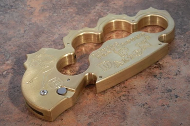 Dalton Brass Knuckles W/ Auto Blade   Blade Gathering Blade Gathering