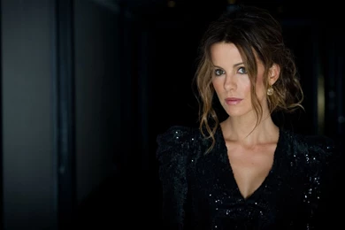 Kate Beckinsale HD 5520 1920 X 1200   WallpaperLayer.com