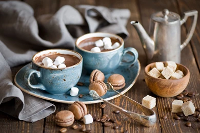 Hot Chocolate With Marshmallows And Macarons 2560x1600.jpg