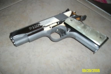 L3_pistols_colt_45_gold_cup_custom_75601.jpg