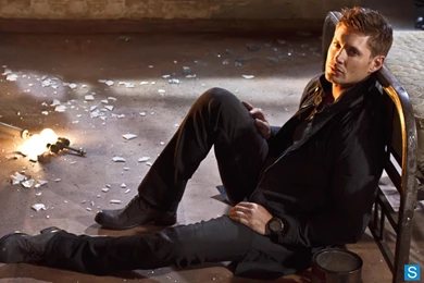 DEAN WINCHESTER WALLPAPER   (