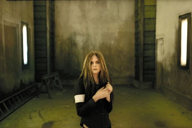 Avril Lavigne Multiscreen Very High Resolution Image
