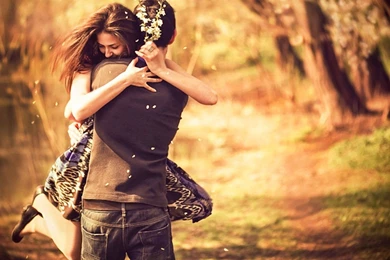 Pleasing Couple Love Hug Wallpaper.jpg