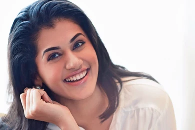 Actress Taapsee Pannu Wallpapers