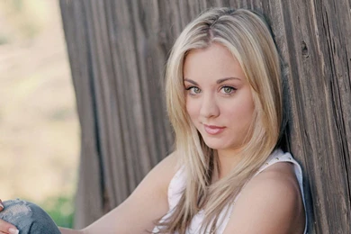 Kaley Cuoco Wallpapers