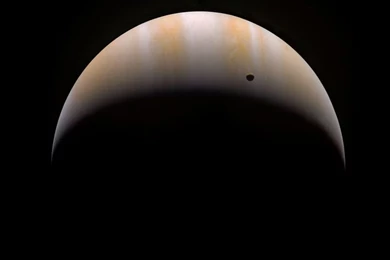 Dark Space Crescent Moon Planet IOS9 Wallpapers