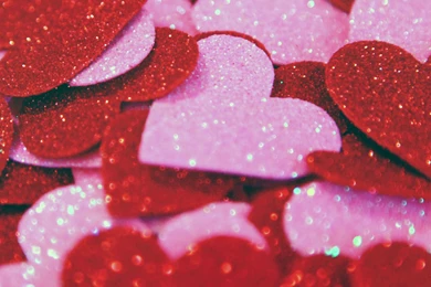 Pink And Red Hearts iPad Wallpapers