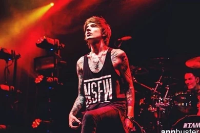 Denis Stoff  Asking Alexandria