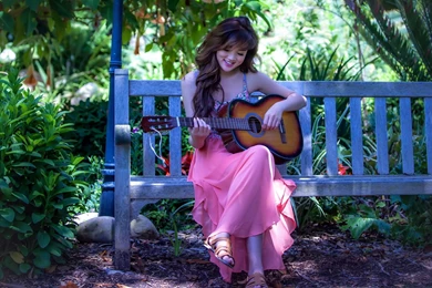 Lovely Beautiful Girl Play Violin On Bench HD Wallpapers