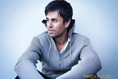 Decent Look Enrique Iglesias HD Wallpapers