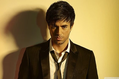 Enrique_iglesias_mobile_wallpaper_1.jpg