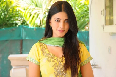 Shruti Haasan Hot HD Wallpapers