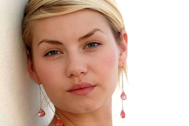 Elisha Cuthbert Innocent Look   HDwallpaper4U.com