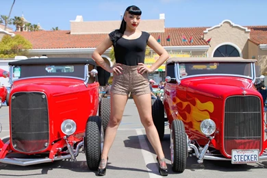 Beautiful Girls And Cars Wallpapers Pictures