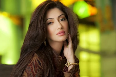 Download Wallpapers Reyhna Malhotra, Bollywood, Celebrity, Actress ...