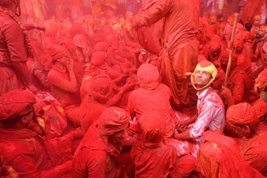 Z Wallpapers Red Dust India   1920 X 1441   People Men Women Child ...