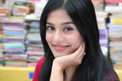 Amrita Rao In Bookstore Wallpapers For iPhone 3G/3GS