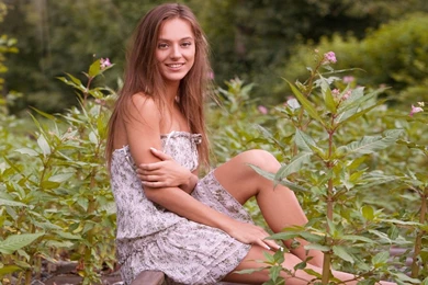 The Girl Sitting On The Nature Wallpapers And Images   Wallpapers ...