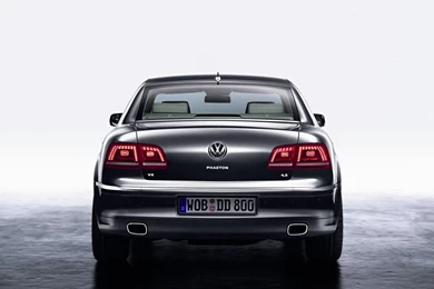Volkswagen Phaeton widescreen 03.jpg