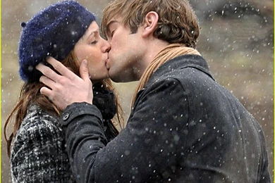 Download Chace Crawford Kissing Leighton Meester Wallpapers