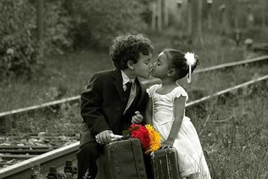 Childs Kissing Wallpapers