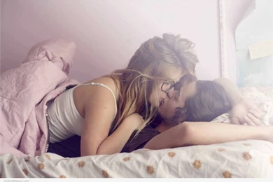 Couple Kissing Romantic Wallpapers