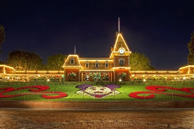 Christmas at disneyland hd wallpapers.jpg