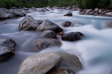 Alaskan River iPad Wallpapers