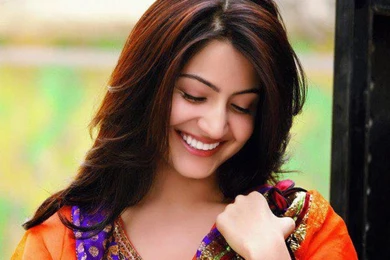 Anushka Sharma Stunning Bollywood Actress Wallpaper Download.jpg