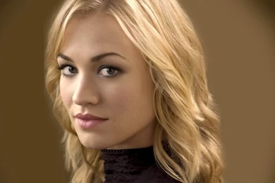 Yvonne Strahovski Wallpapers