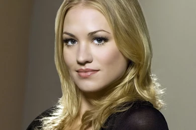 Yvonne   Yvonne Strahovski Wallpapers (7364860)   Fanpop