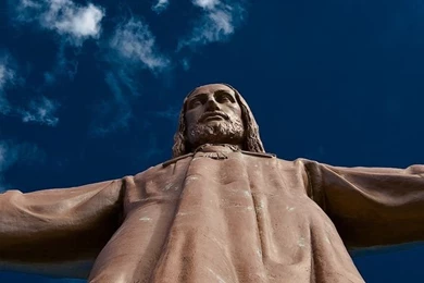 Download Jesus Statue Wallpapers For iPhone 4