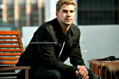 Liam Hemsworth HD Wallpapers