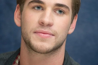 Liam Hemsworth Photo, Pics, Wallpapers   Photo