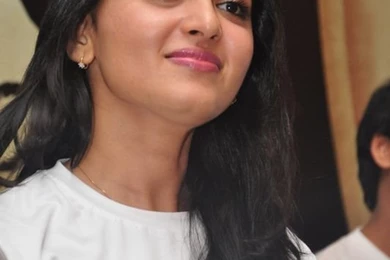 Anushka Shetty Latest Stills In White Dress   Anushka Shetty