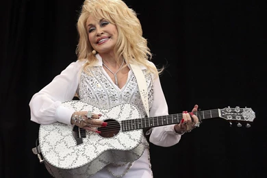 Dolly Parton Offers To Adopt Abandoned Glastonbury Dog Named In ...