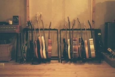 Music_bass_guitars_acoustic_instruments_musical_1920x1080_580692.jpg