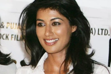 Download Hot Indian Model Chitrangada Singh Hot Mobile Wallpapers ...