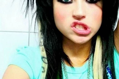 Very Cute Emo Girls (28 Pics)
