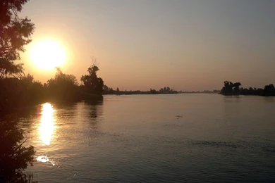NILE RIVER AT SUNSET WALLPAPER   (