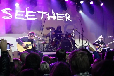 Seether   Remedy, Live In Kiev, 16/11/2013   YouTube