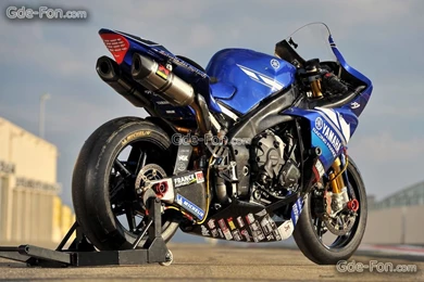 395945_motorcycle_yamaha_racing_1600x1064_www.Gde Fon.com.jpg