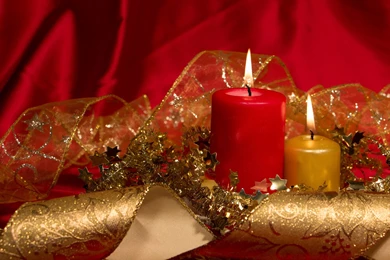 Golden And Red Christmas Candles Wallpapers 27577